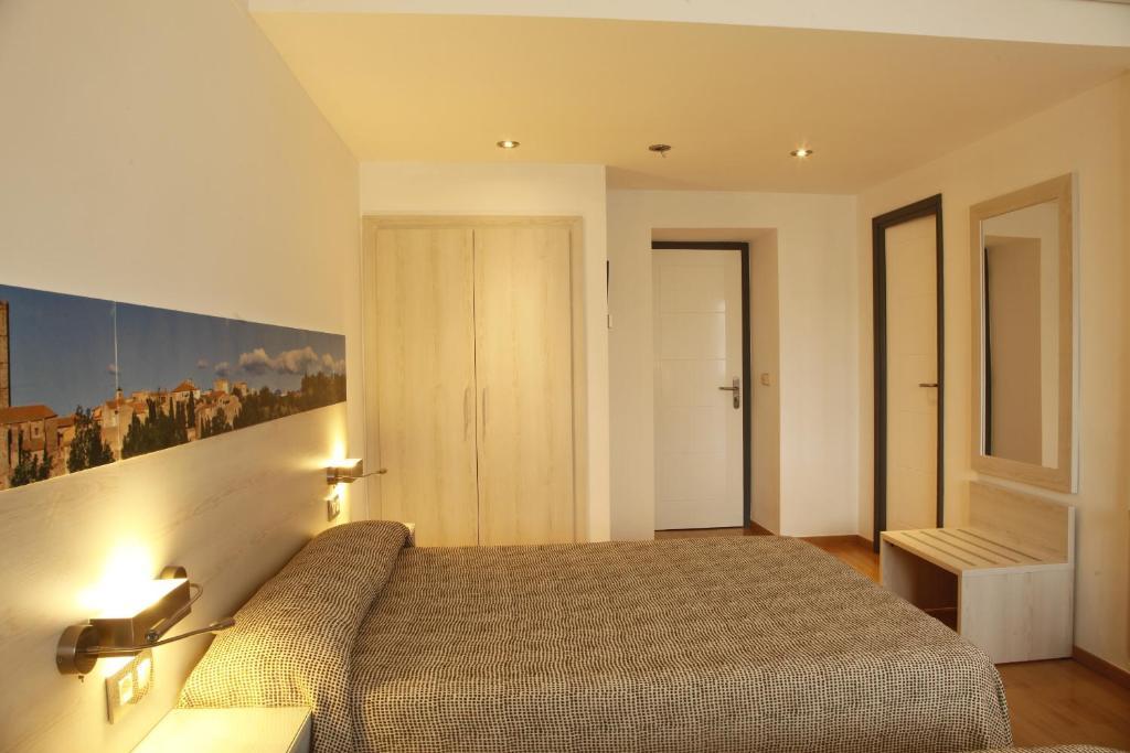 Hotel Canet Castello  D'Empuries Bilik gambar